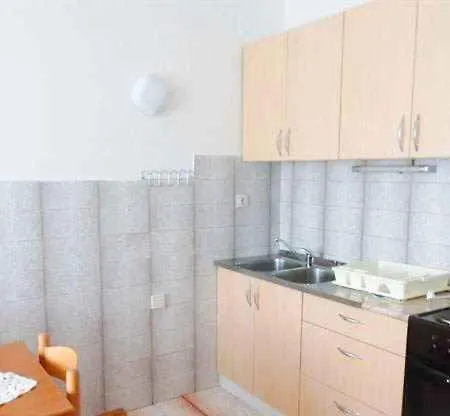 Apartman In 15325