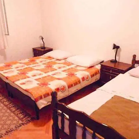 In 15325 Apartman